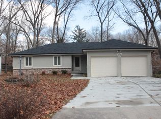 934 S Coach Light Ave, Springfield, MO 65802