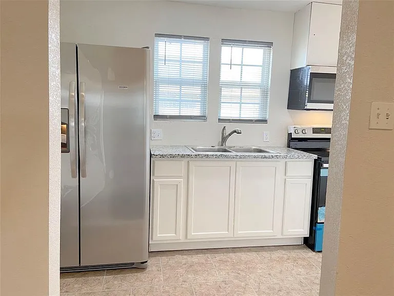 12115 Segrest Dr — Photo 9