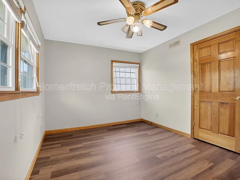 10527 Prestwick Dr — Photo 15