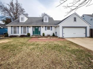 586 Schrader Farm Dr, Saint Peters, MO 63376