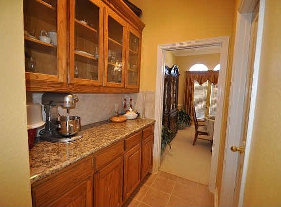 5th image of 2805 Lago Vista Ln