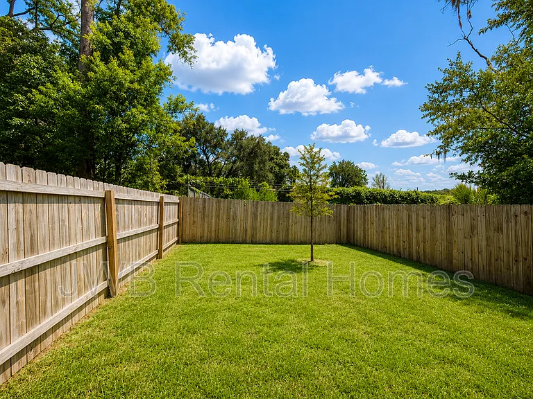 8730 Berry Ave — Photo 15