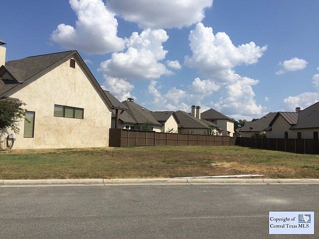 1st image of 1316 Gruene Leaf Dr