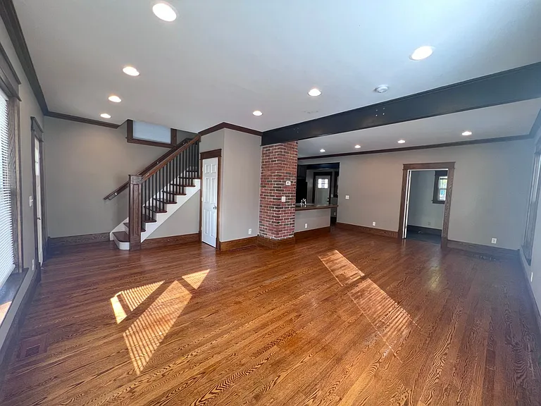 1025 Sherman St SE — Photo 6