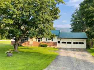 262 Fairwood Pkwy W, Morrisville, VT 05661