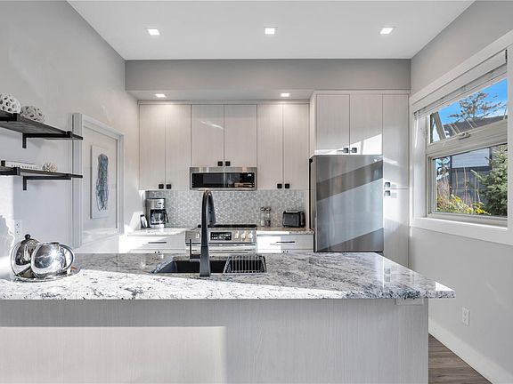 5th image of 1175 Resort Dr #6