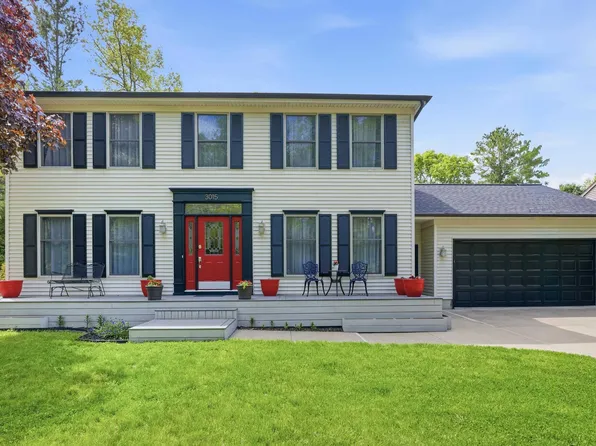 3015 Walden Woods Dr, Midland, MI 48640