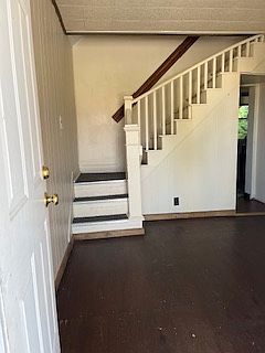 3rd image of 8 Kenneth Ave #1