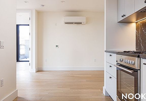 3rd image of 250 Gold St #1052