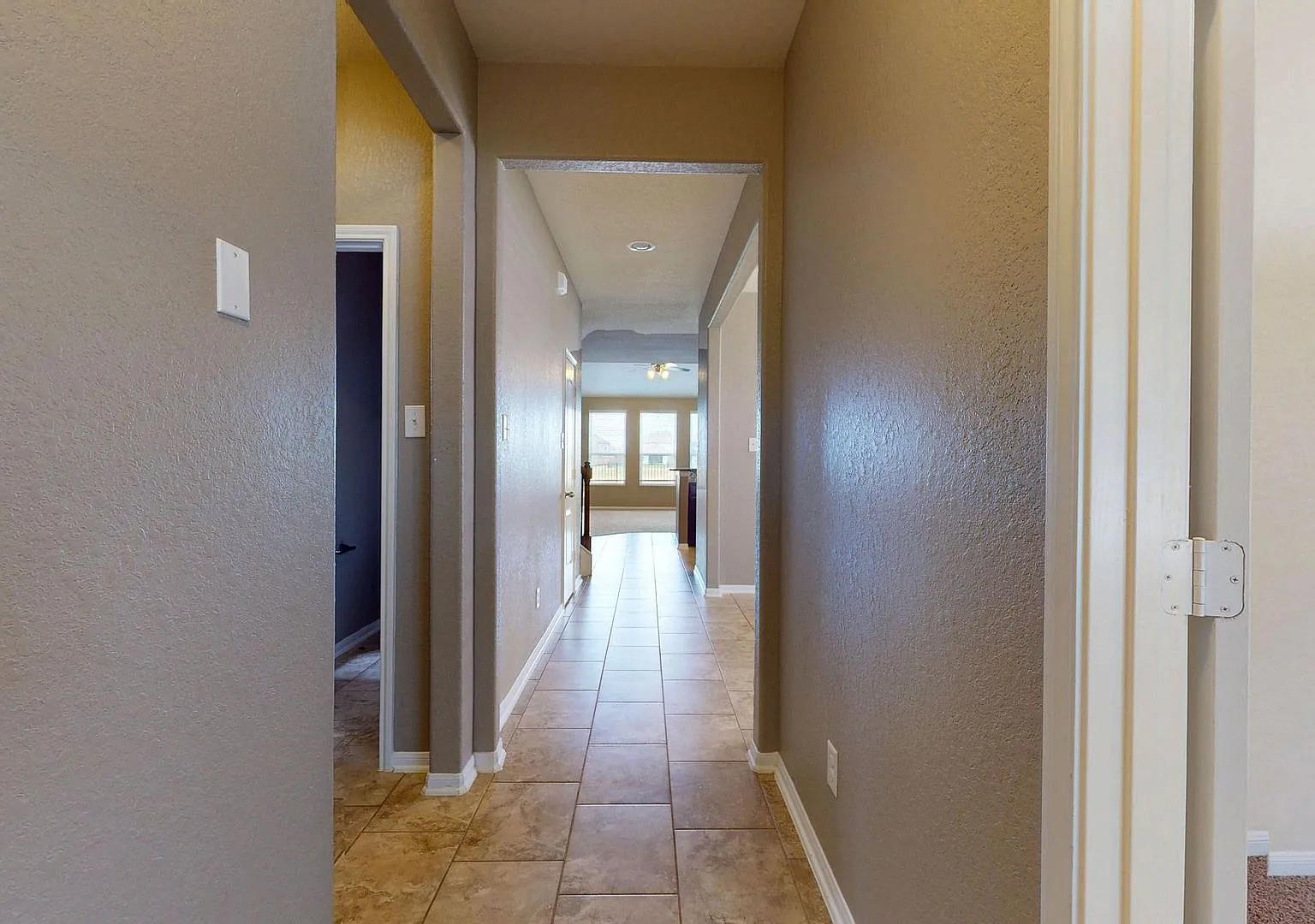 For Lease | 4 Bed, 3.5 Bath | 3,044 Sq Ft | Signal Ridge Subdivision | — Photo 3