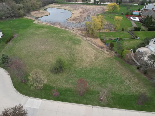 17 Terra Vita Ct, South Barrington, IL 60010