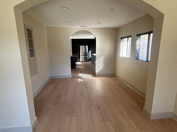 4th image of 834 Sartori Ave