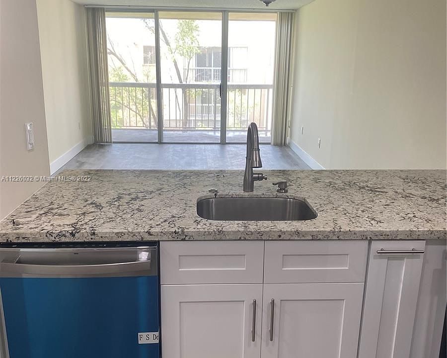 1st image of 10525 SW 112th Ave APT 303