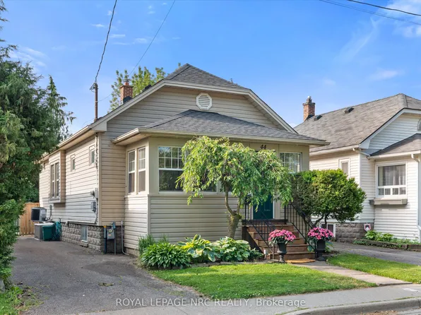 44 Beech St, Saint Catharines, ON L2R 2B7