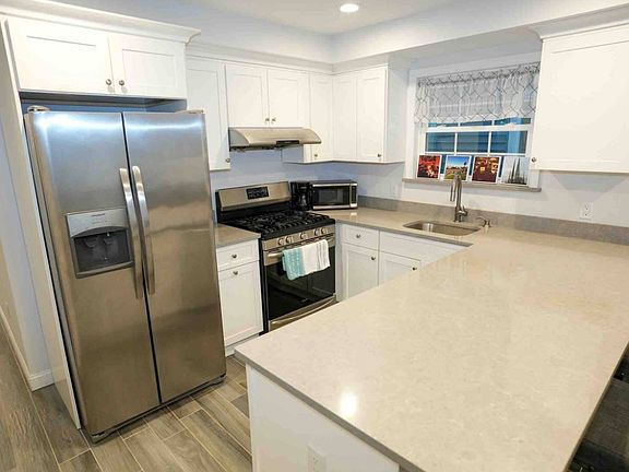 3rd image of 301 Beach 92nd St