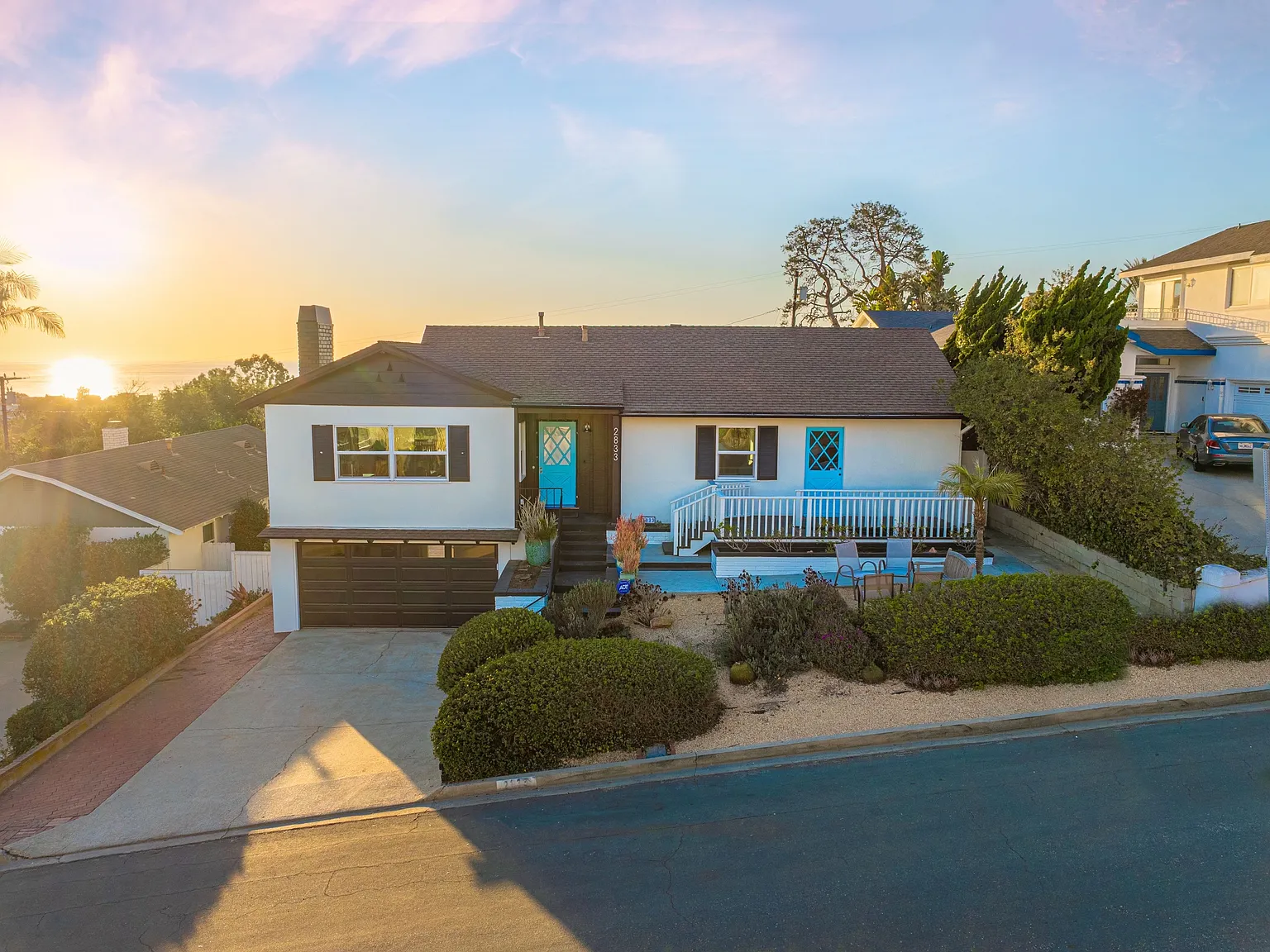 2833 El Oeste Dr — Photo 2