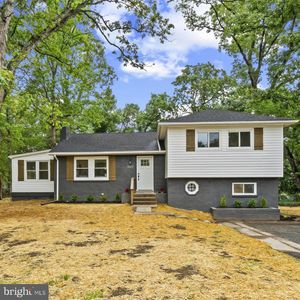 8002 Prince Georges Dr, Fort Washington, MD, 20744
