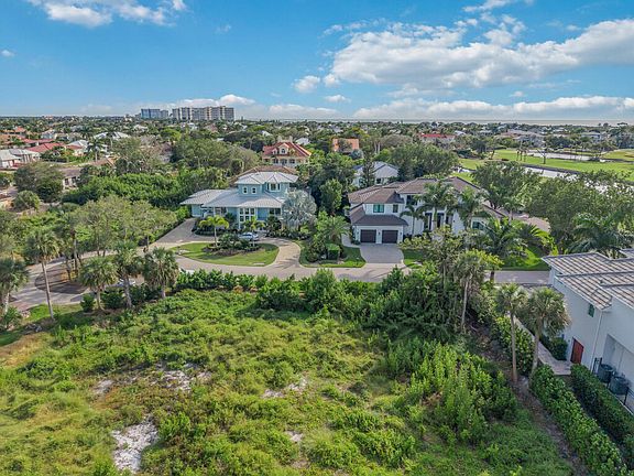 5th image of 376 Beach Lily Ln