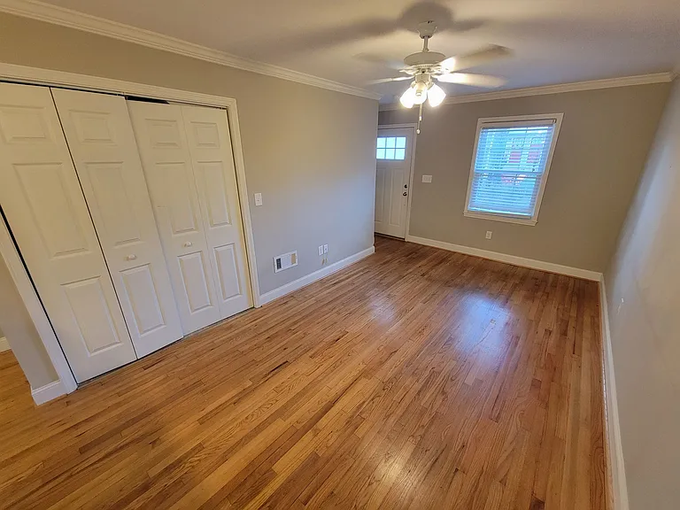 2 Bed/ 1 Bath Downtown Greenville Townhome Available! — Photo 4
