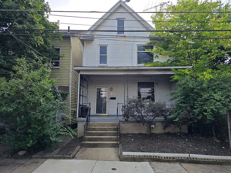 210 Radcliffe St