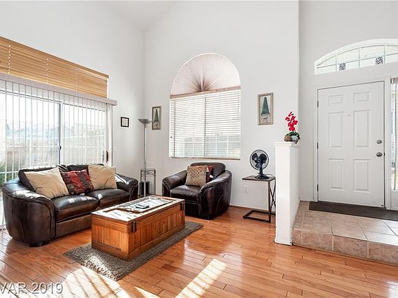 4th image of 1676 Saint Malo Way
