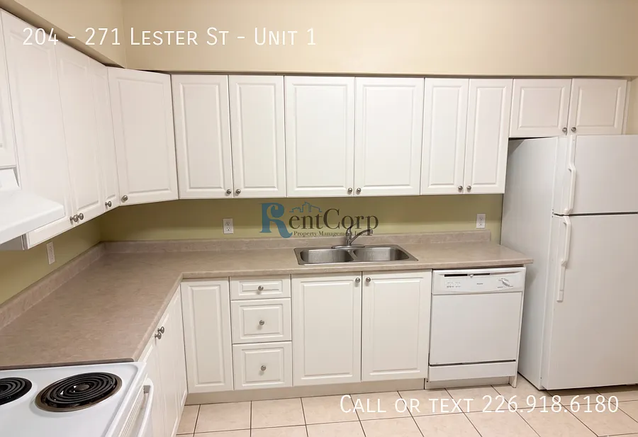 Building Photo - 204 Lester St #1