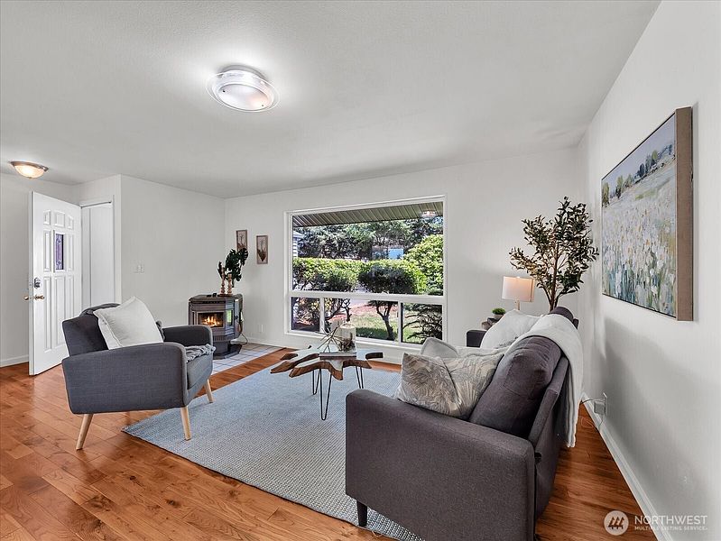 2nd image of 4815 S 184th Street