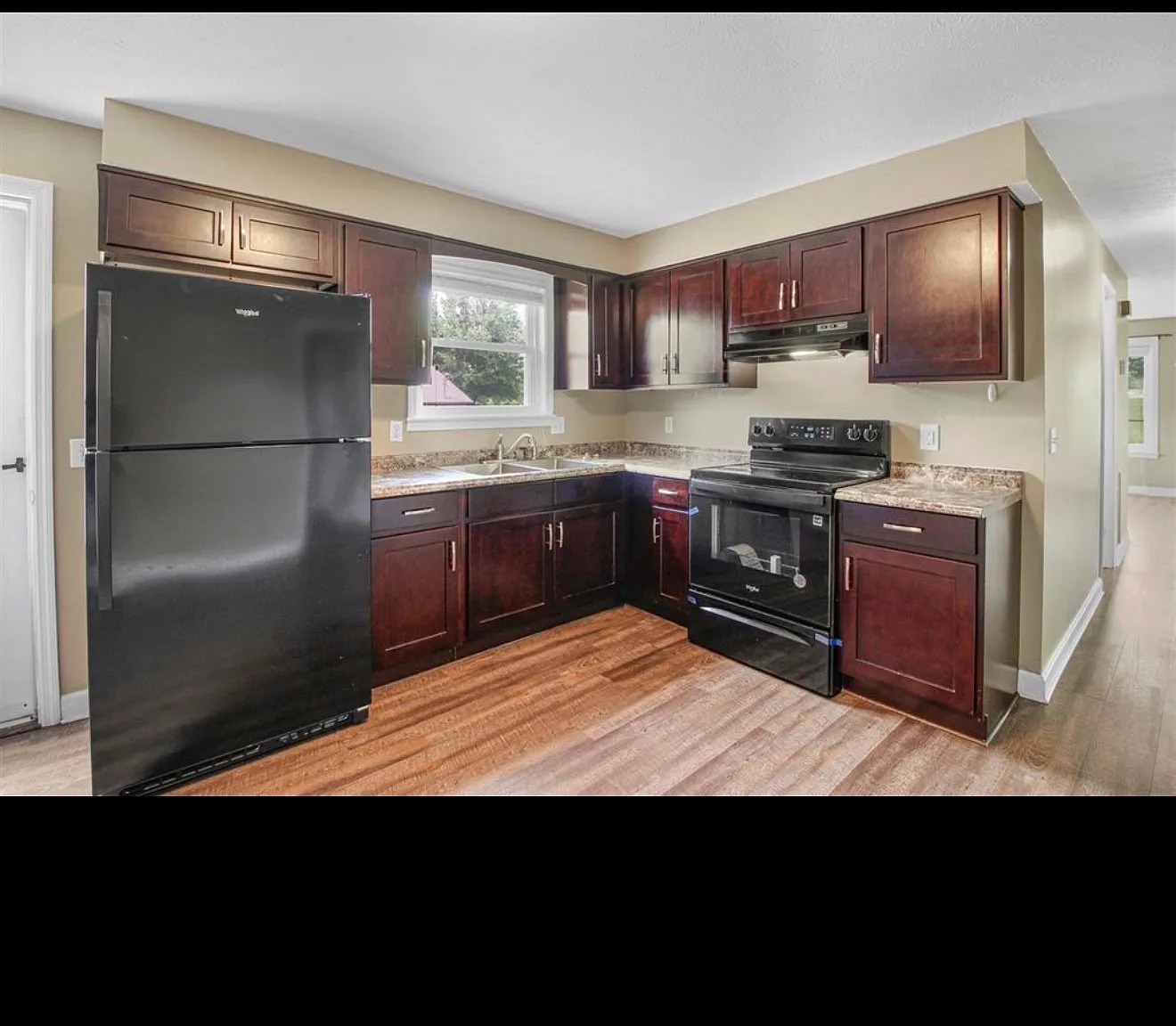 2 bed, 960 sqft, $1,350 — Photo 3
