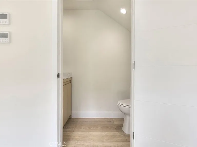1070 Allen Ave #D — Photo 7