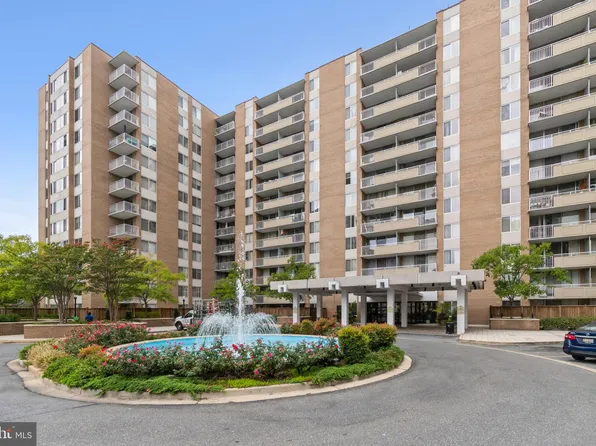 3001 Veazey Ter NW APT 122, Washington, DC 20008