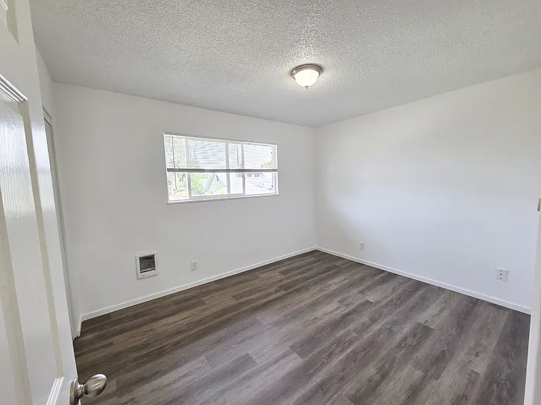 Arlington Apartments — Photo 4