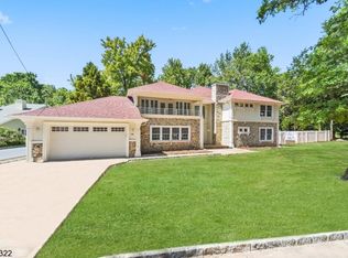 555 Colonia Blvd, Colonia, NJ 07067