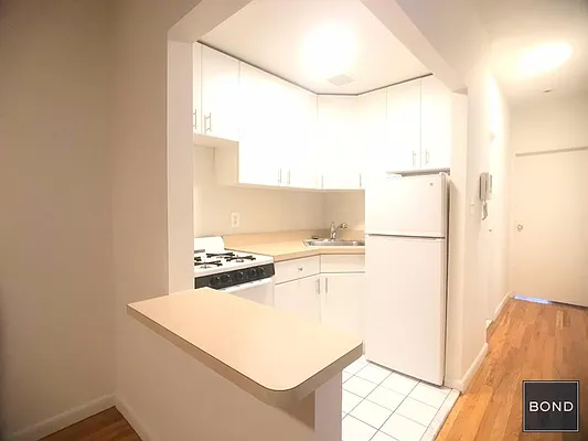 Rented by Bond New York | media 12