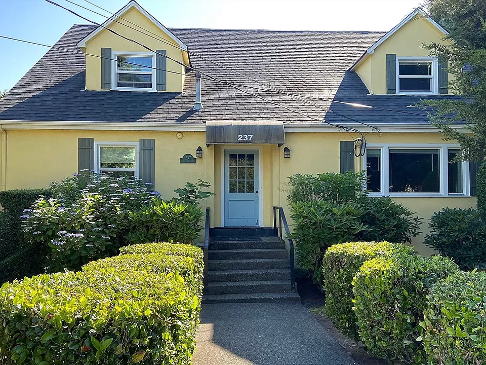 237 7th Ave W