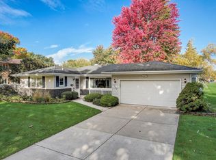 1640 Lin Lor Ln, Elgin, IL 60123