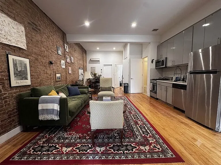 200 E 116th St #4S — Photo 3