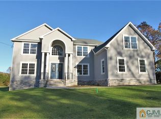 93 Old Church Rd, Monroe Township, NJ 08831