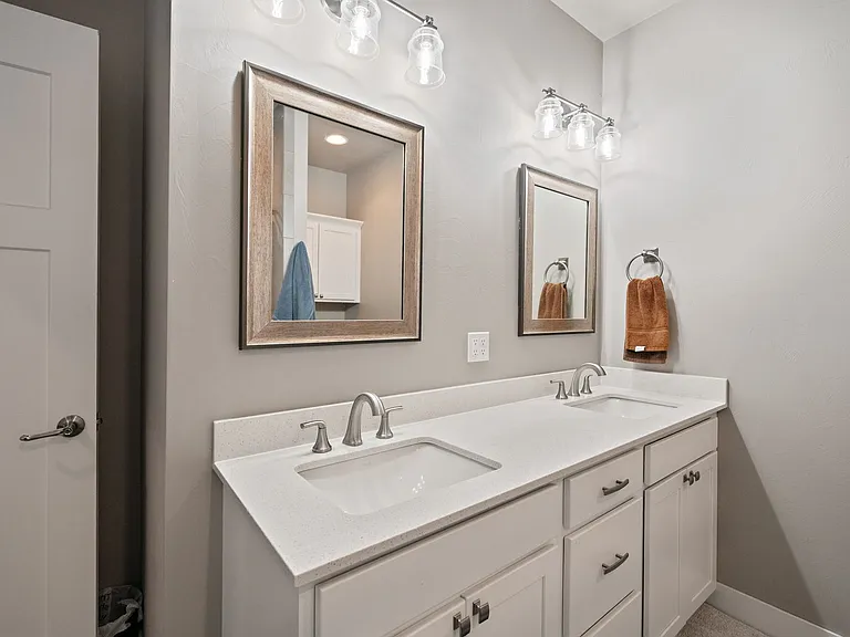 3083 Lori Ln — Photo 38