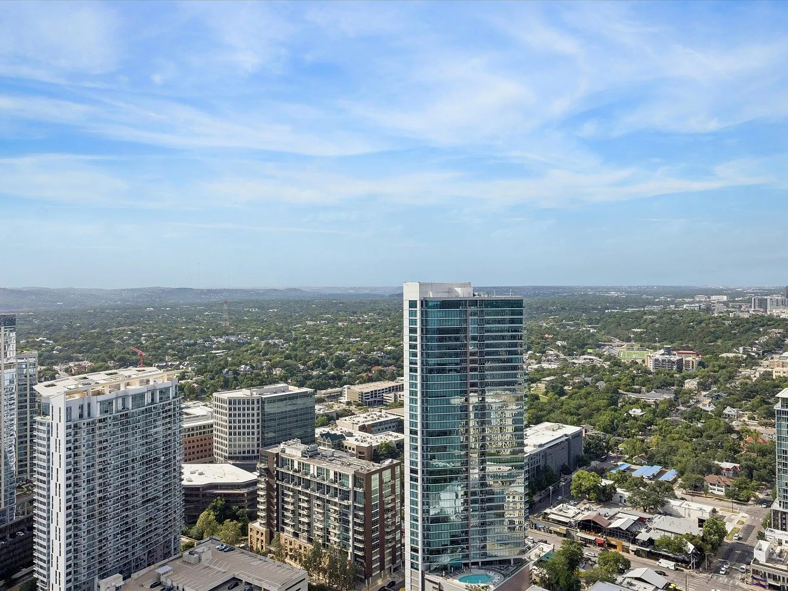 2 bed, 2.0 bath, 1059 sqft, $4,500 — Photo 3