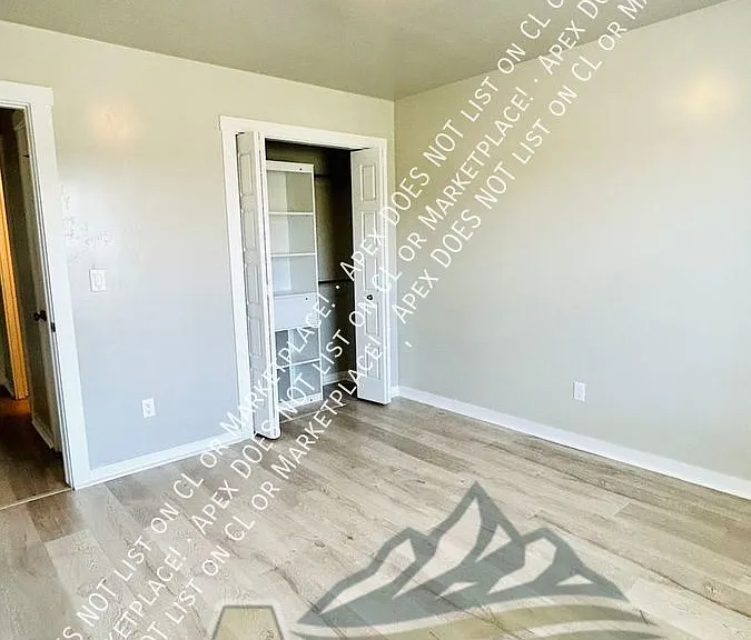 801 E Ionia Dr — Photo 14
