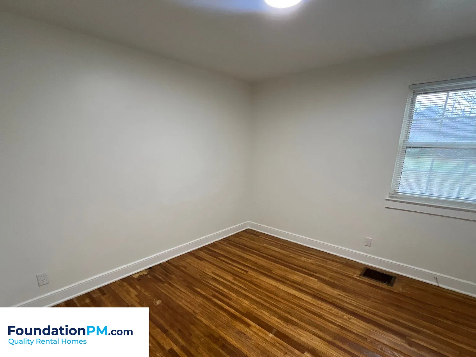 1736 South Parkway East - 1 — Photo 3
