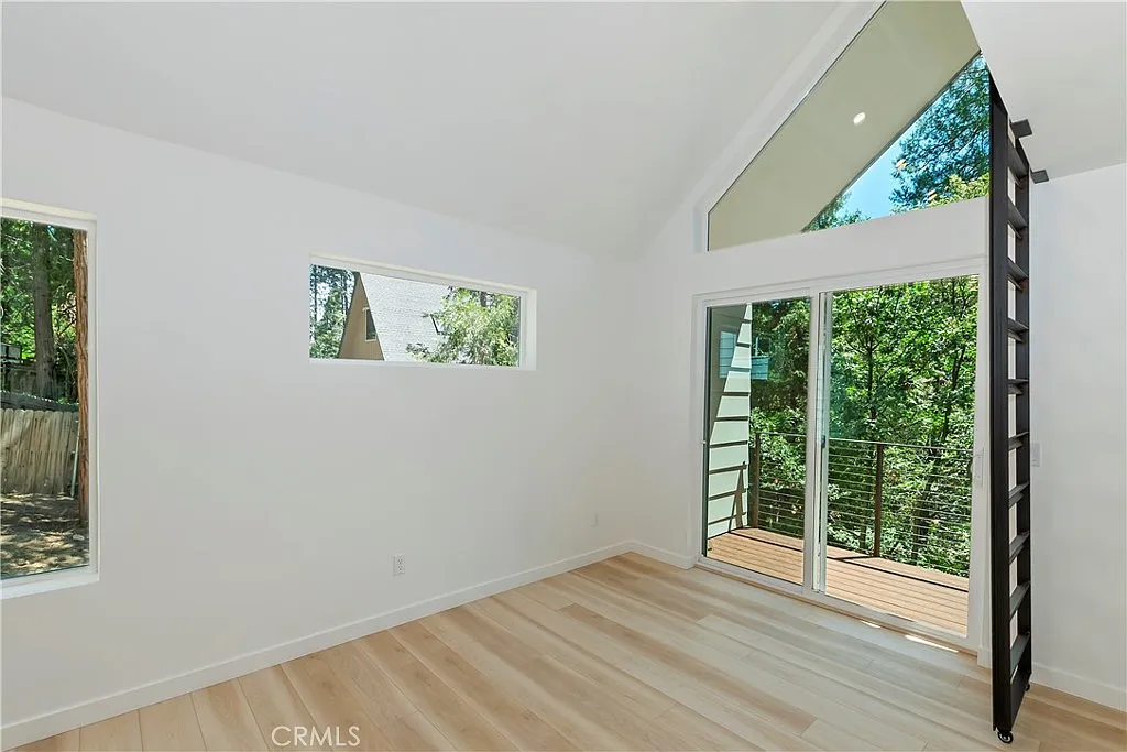 Building Photo - 441 Oriole Dr #3