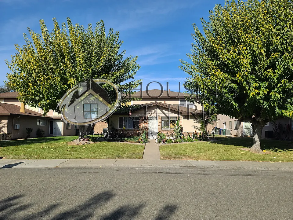 9013 Montoya St #3