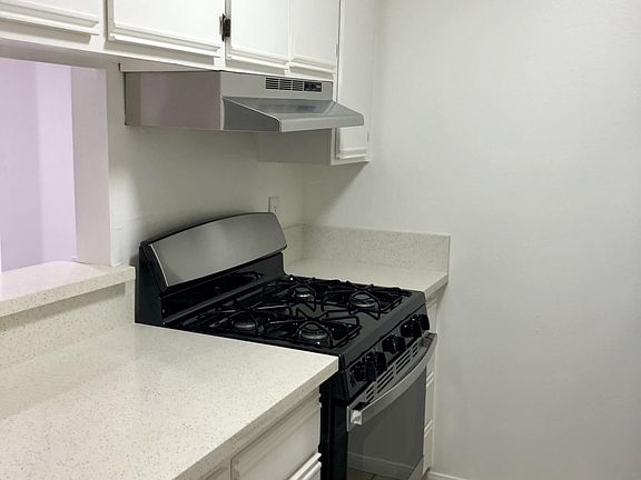 3rd image of 100 N Clark Dr #2001