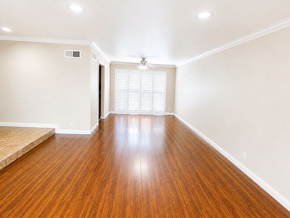 4th image of 18315 Parkvalle Ave