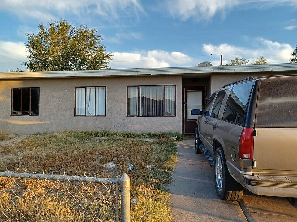 1st image of 309 E Poe St