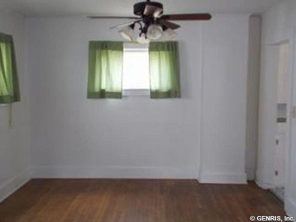 4th image of 7 Erie Ct