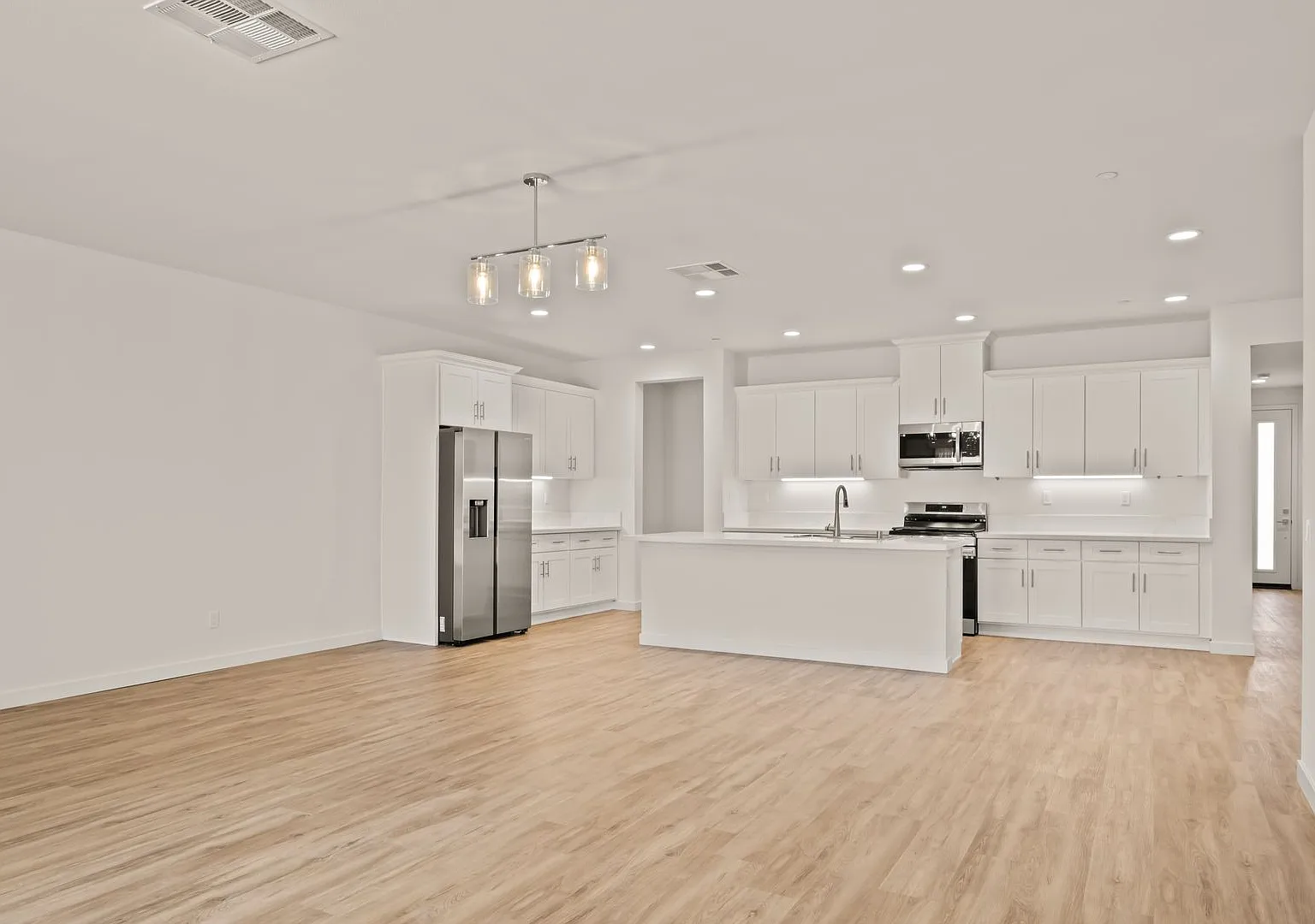 New Home in Gated Indian Palm Country Club — Photo 4