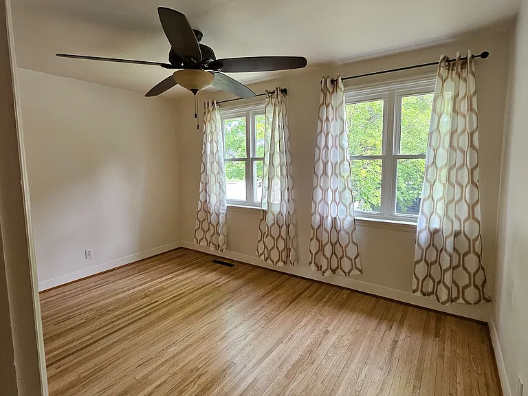 54 Greenlawn Ave — Photo 10