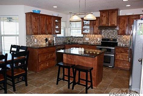 GRANITE & STAINLESS APPLIANCES